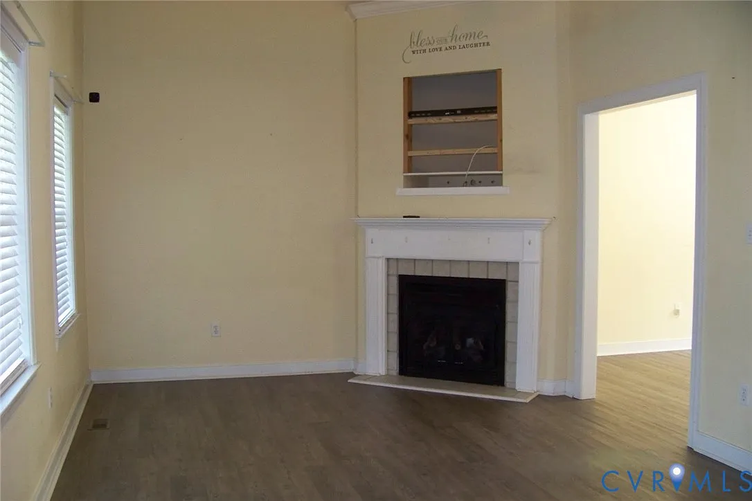 3 bed, 2.0 bath, 1432 sqft, $2,000 — Photo 2
