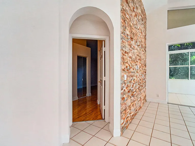 5225 Brookview Dr — Photo 46