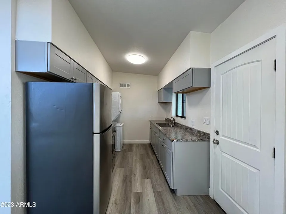 453 W University Dr