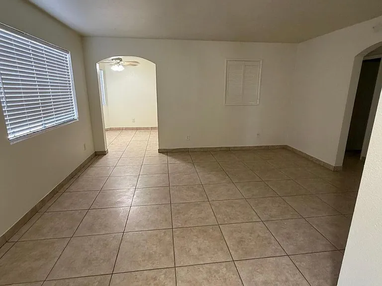 925 S Longmore #101 — Photo 3
