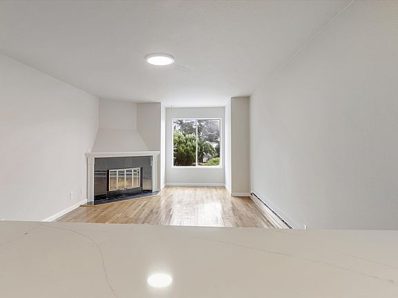 3rd image of 338 Fillmore St #4