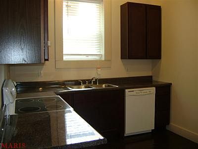 More kitchen.