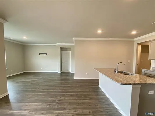 4 bed, 2.0 bath, 1884 sqft, $1,899 — Photo 2