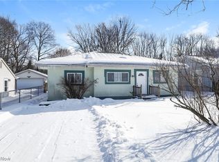 931 Crestline Dr, Akron, OH 44312