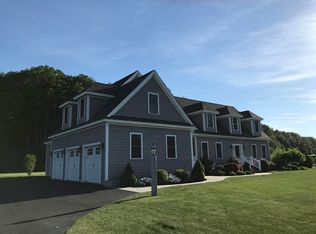 10 Evergreen Dr, North Hampton, NH 03862
