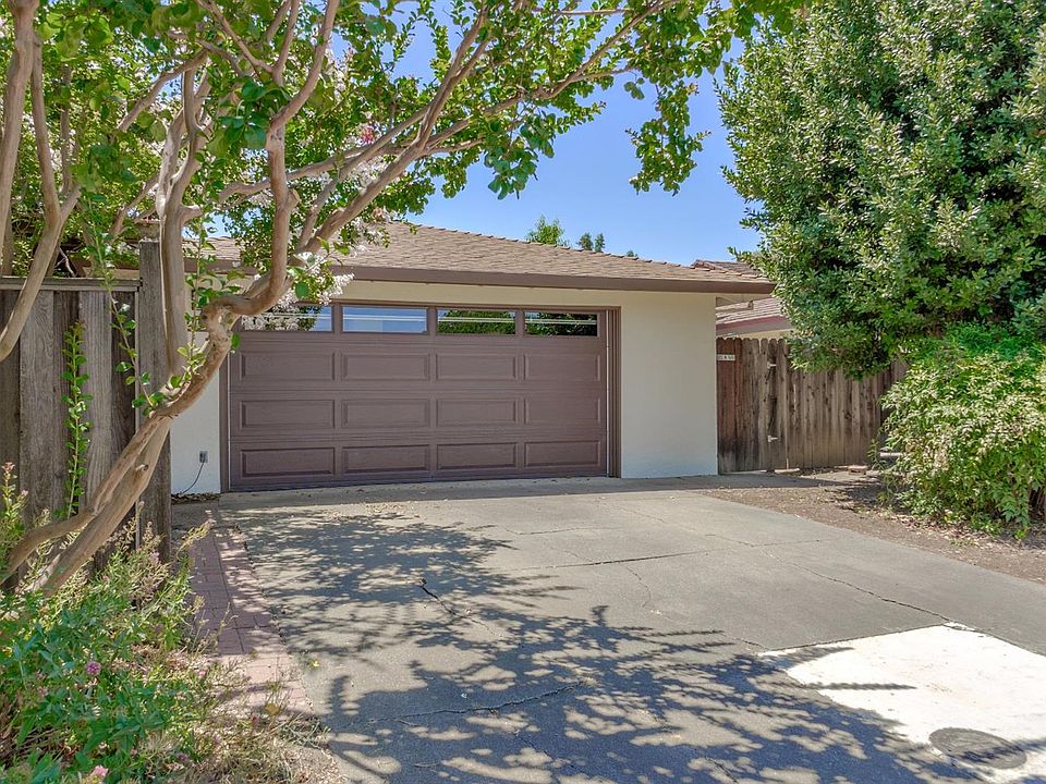 1st image of 2213 Catalina Dr