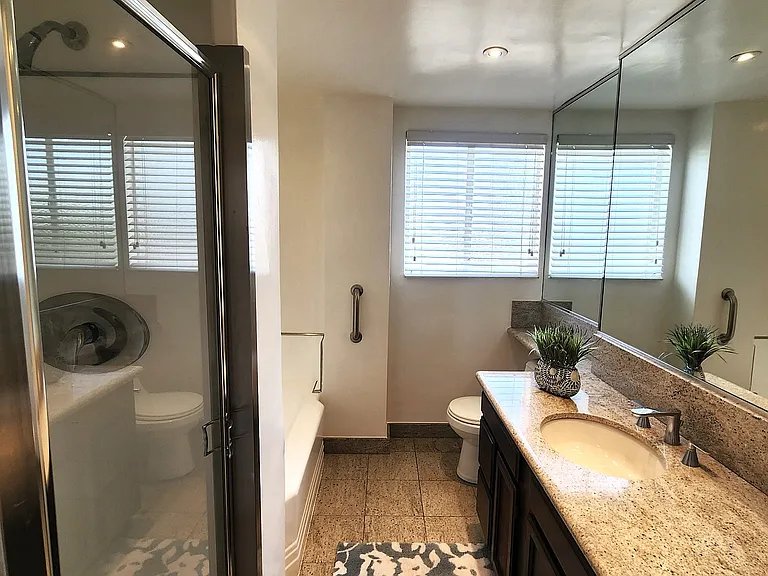 #401 Bathroom
Separate tub and and walk in shower