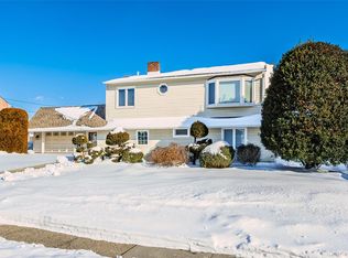 43 Wildflower Lane, Wantagh, NY 11793