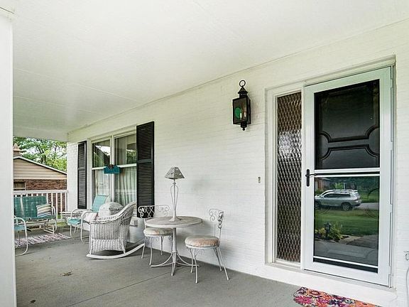 4th image of 8231 Maywood Dr