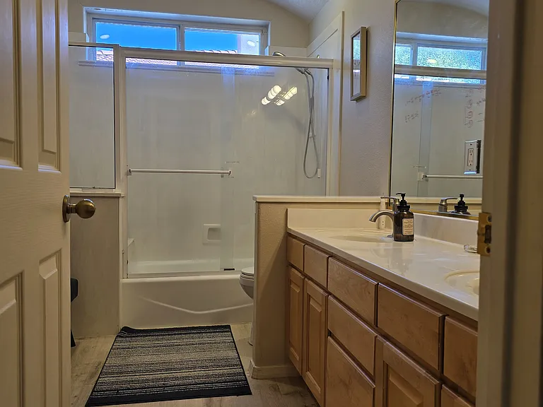 8401 Vina Del Sol Dr NE — Photo 17