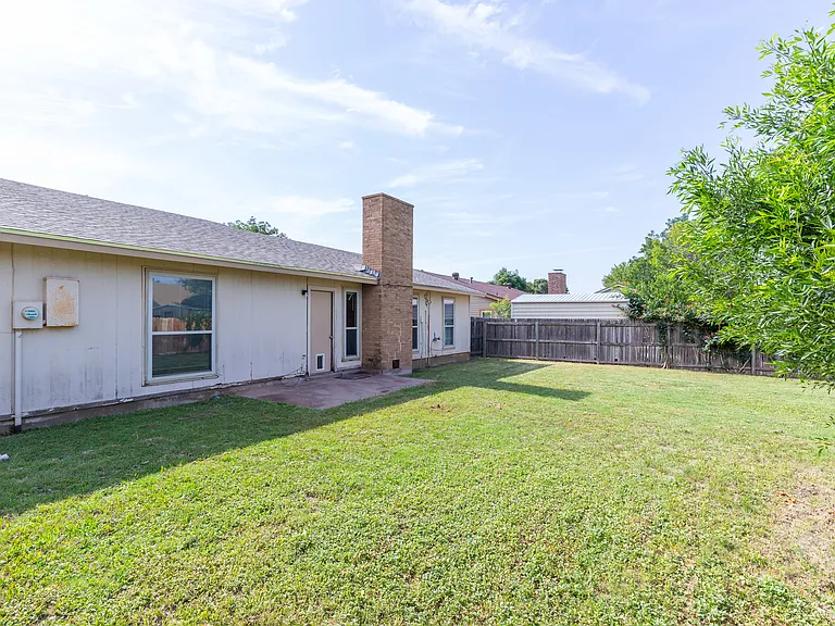 1733 Chucker Ct — Photo 26