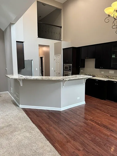 3 bed, 2.5 bath, 2665 sqft, $3,850 — Photo 3