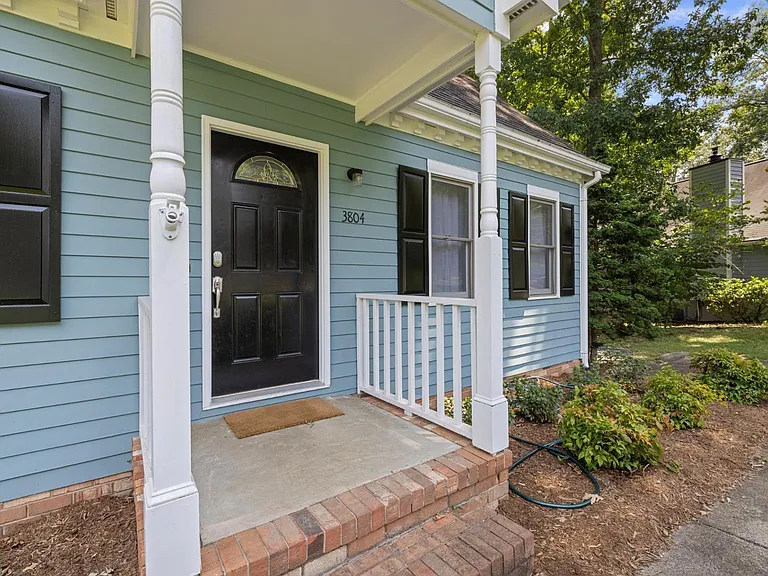 3804 Zenith Pl — Photo 3