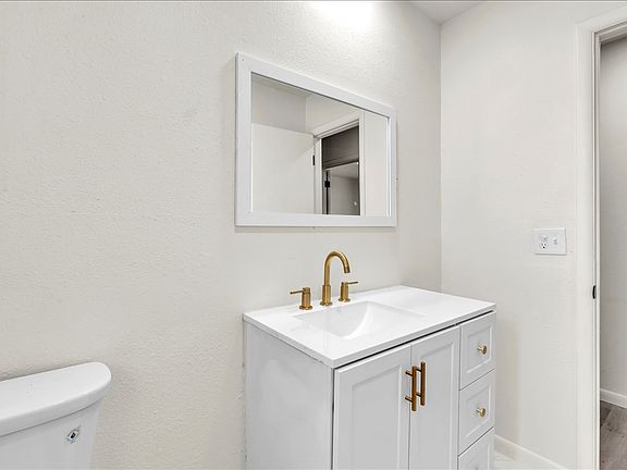 3rd image of 10313 N McKinley Ave