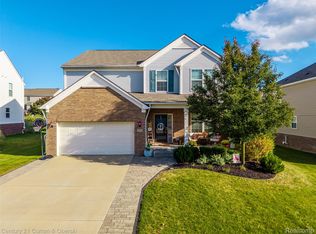 30178 Macintosh Ln, New Hudson, MI 48165