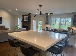 549 Kenilworth Ln, Ballwin, MO