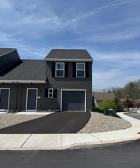671 Sipos — Photo 1