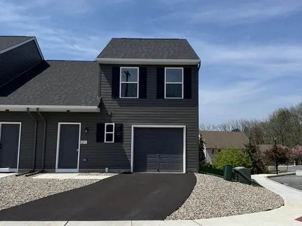 671 Sipos Dr, Northampton, PA 18067
