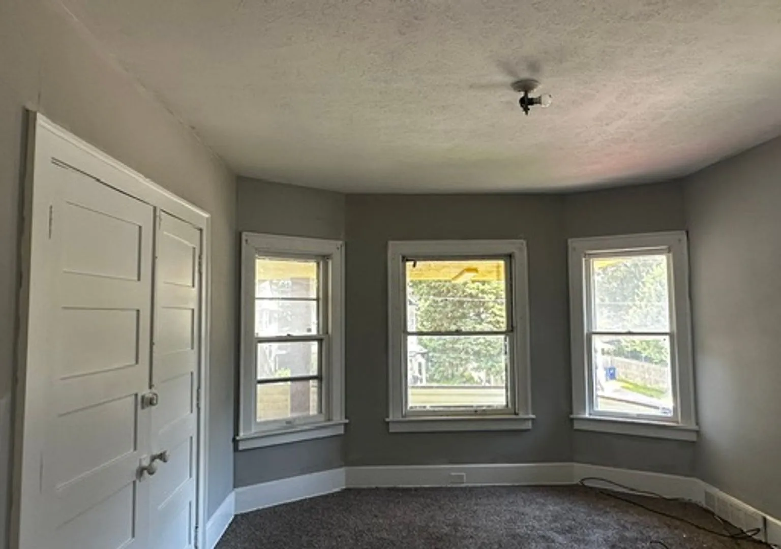 Nice Cozy upstairs unit — Photo 4