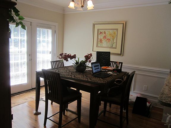 Dinner/Breakfast Area