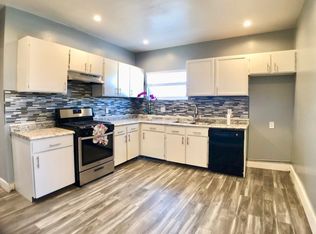 684 1/2 W 12th St, San Pedro, CA 90731
