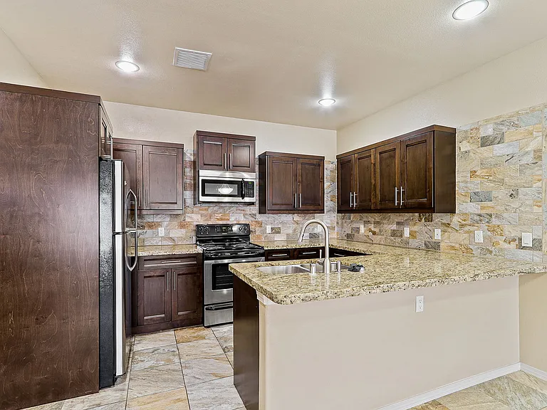 5501 N Stanton St #18 — Photo 40