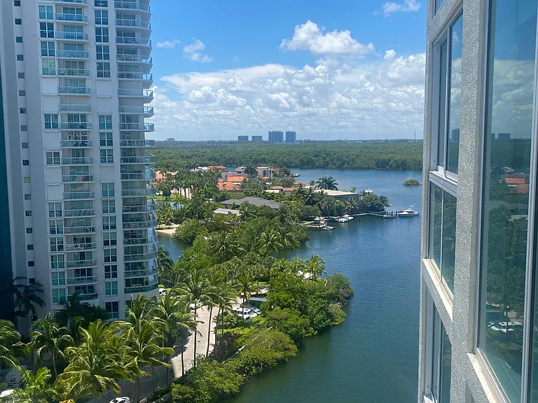 Sunny Isles Blvd — Photo 16