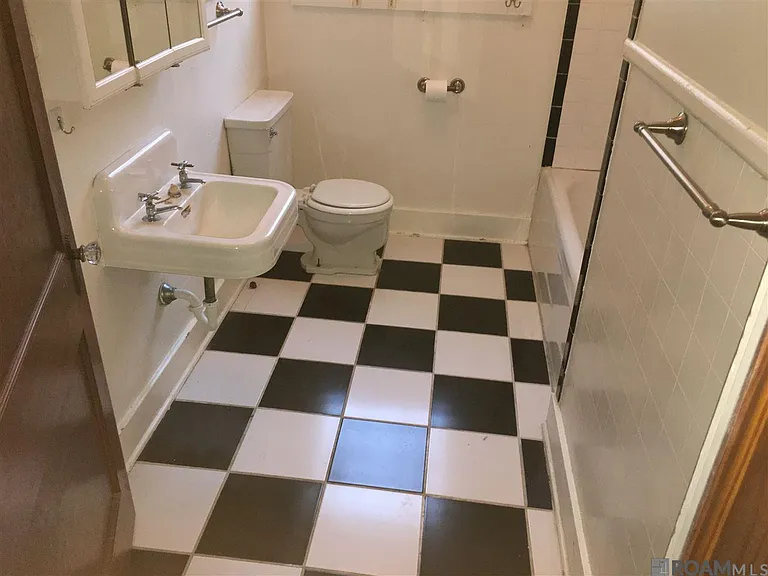 2225 Broussard St — Photo 18