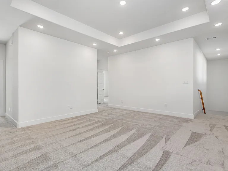 917 Protea St — Photo 31