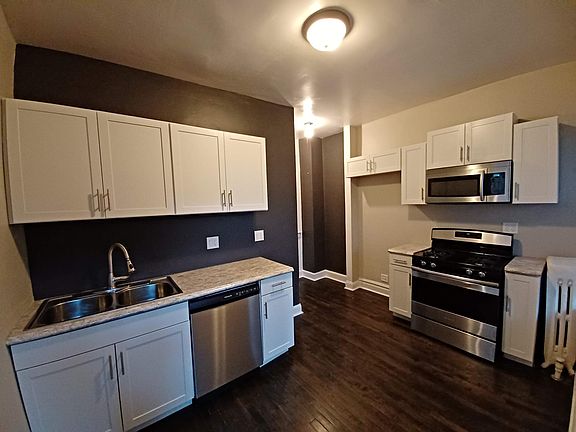 2nd image of 4545 N Rockwell St