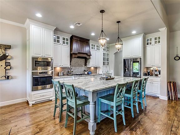 4th image of 9604 SW 40th St