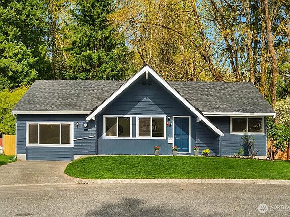 2nd image of 16420 NE 96th Place