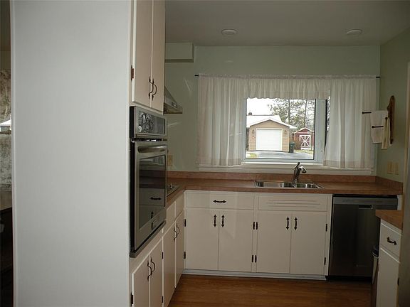5th image of 23 Clarendon Dr