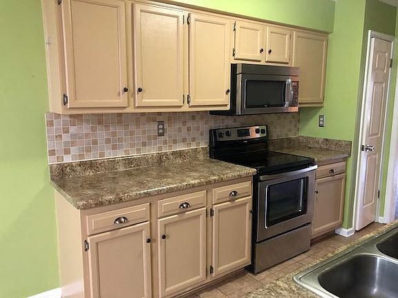 3rd image of 1518 Canterford Ct