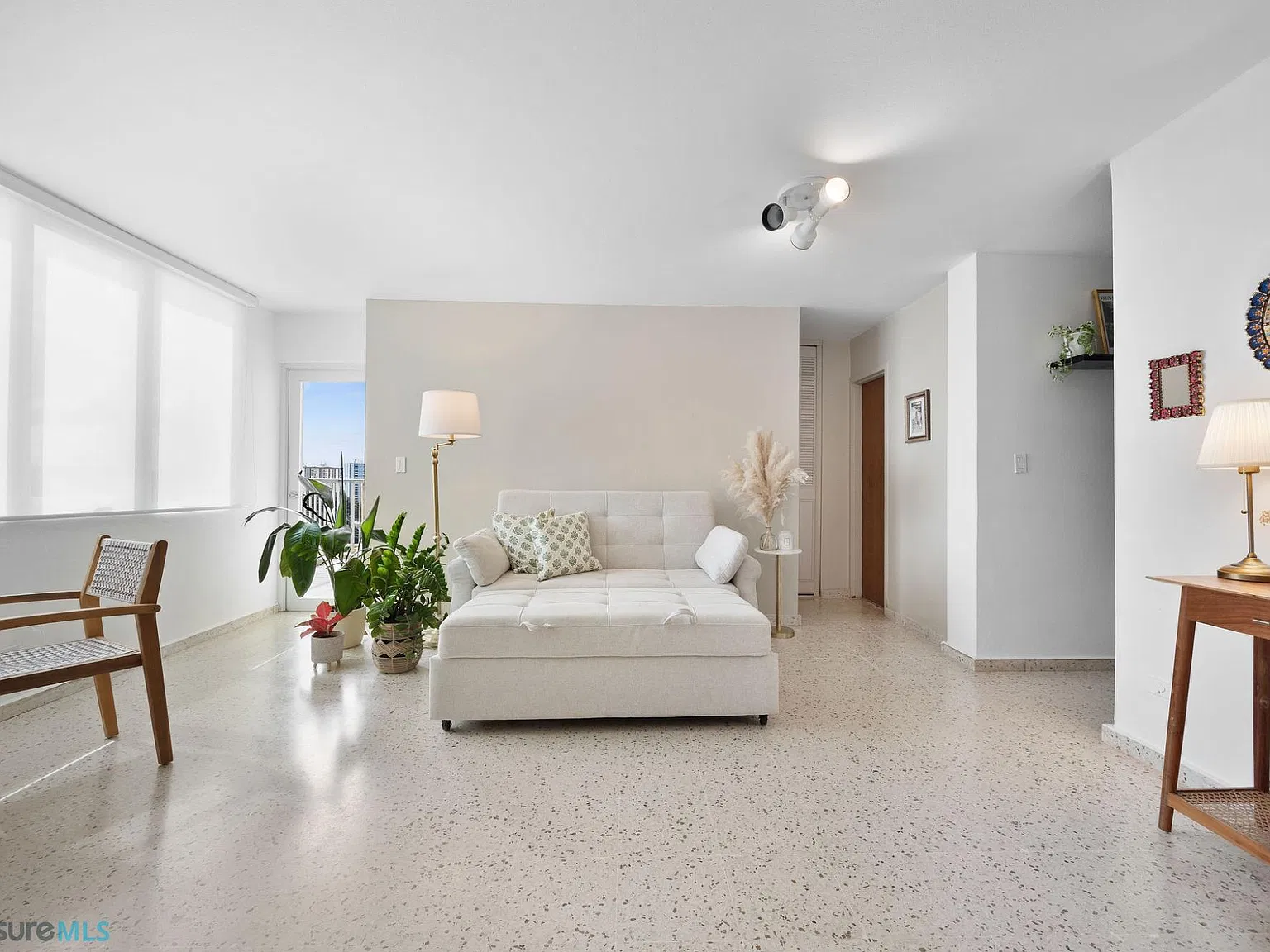 Concordia Gardens I (Condominio) — Photo 2