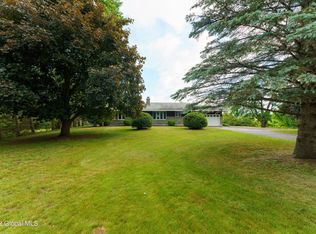 321 E Middletown Rd, Waterford, NY 12188