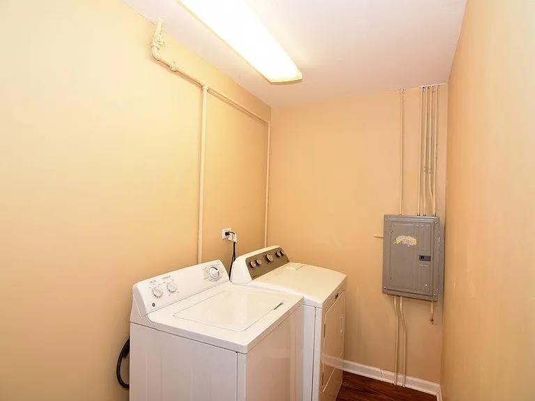 105 S Bartlett Rd — Photo 12