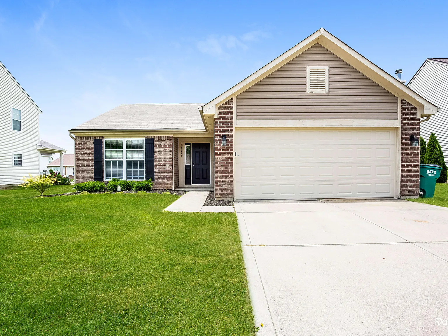 3 bed, 2.0 bath, 1430 sqft, $2,170 — Photo 1
