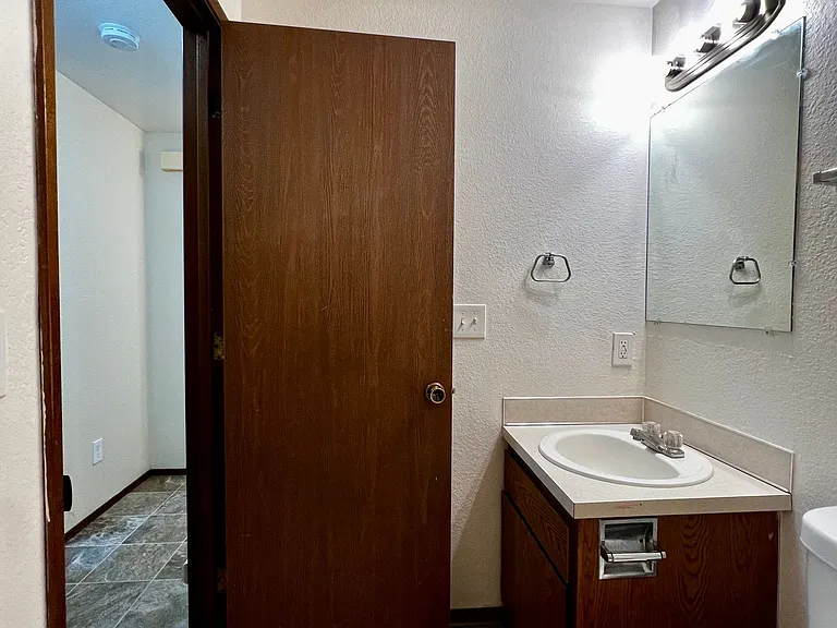 1316 Garfield Ave — Photo 6