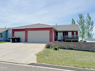 45 McGinnis Way, Bismarck, ND, 58504