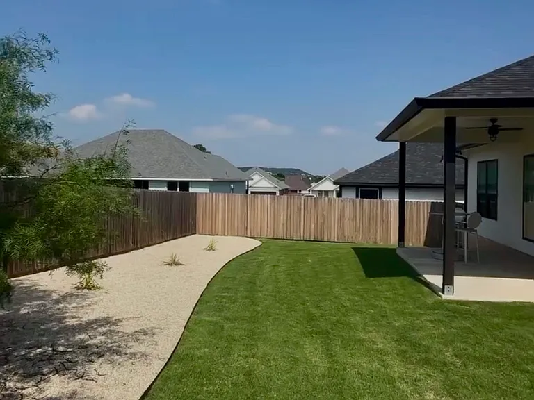 1606 Redwood Ct — Photo 5