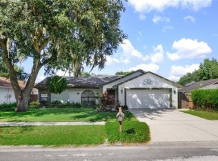 1910 Landside Dr, Valrico, FL 33594