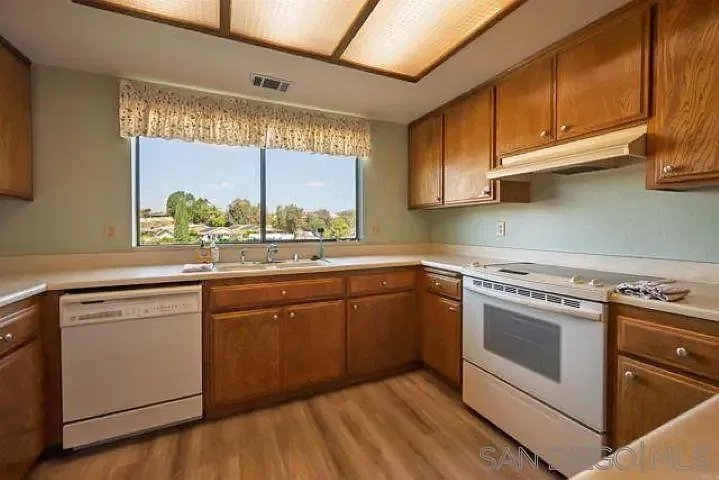 2 bed, 2.0 bath, 1425 sqft, $3,150 — Photo 3
