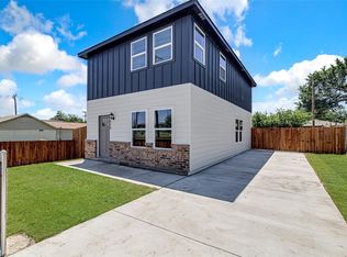 1024 E Daggett Ave, Fort Worth, TX 76104