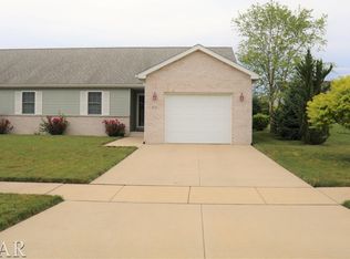 47 Somerset Dr UNIT A, Clinton, IL 61727