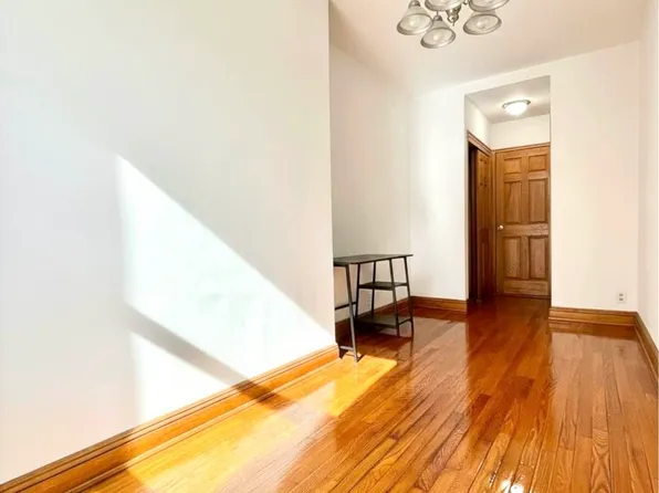 138 West 70th Street image 5 of 12