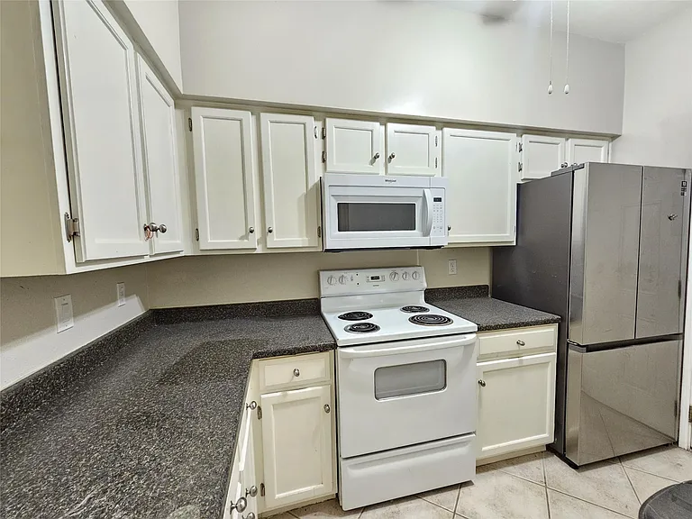 3800 Tanglewilde St #605 — Photo 5