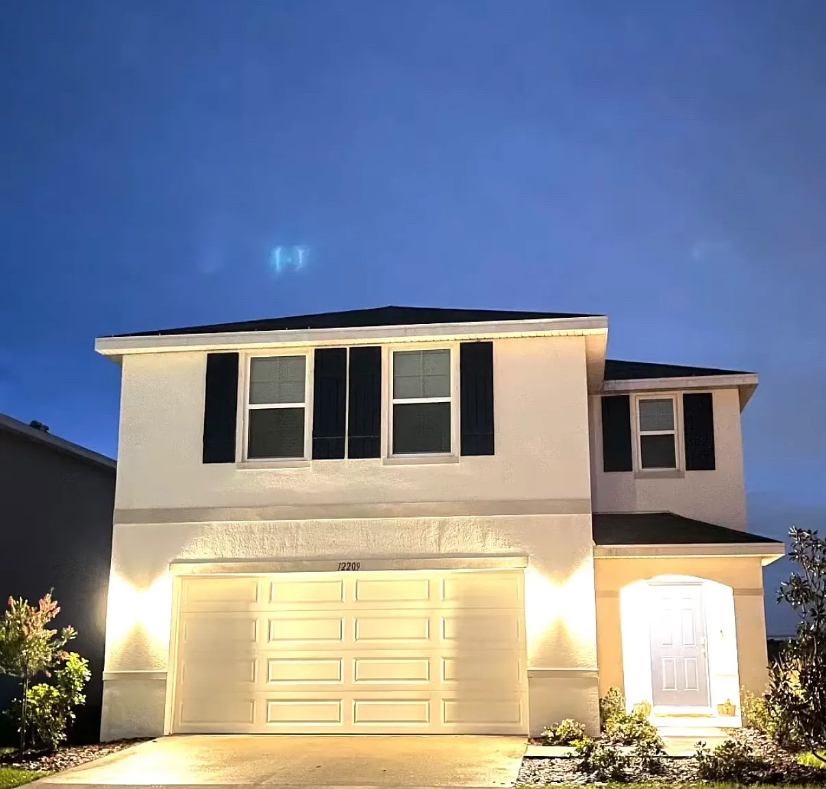 4 bed, 2.5 bath, 2447 sqft, $3,000 — Photo 2