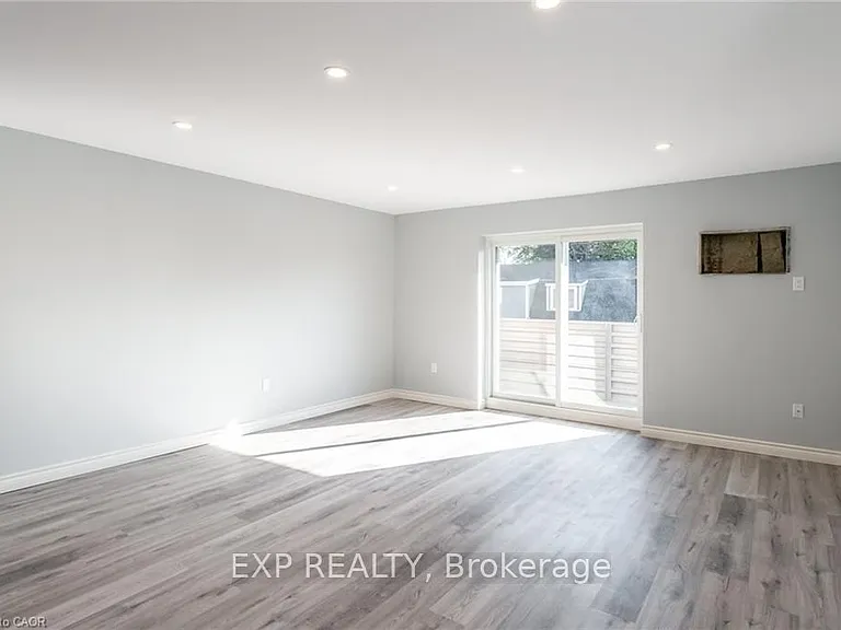 529 Elm St #16 — Photo 3