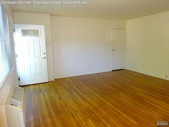 3rd image of 804 Washington Dr